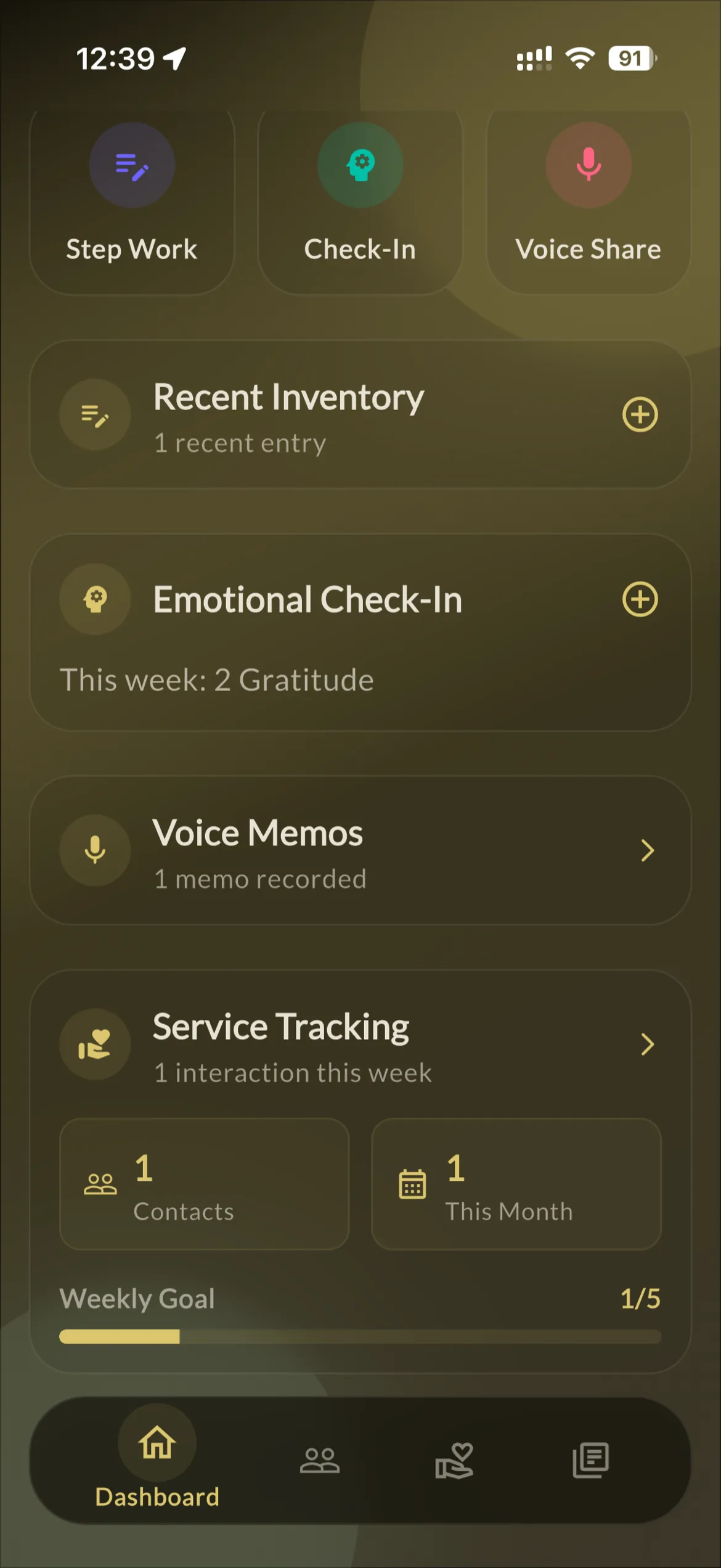 Dashboard tools screen showing step work, check-ins, voice memos and a weekly goal